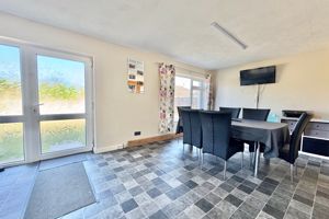 Diner- click for photo gallery